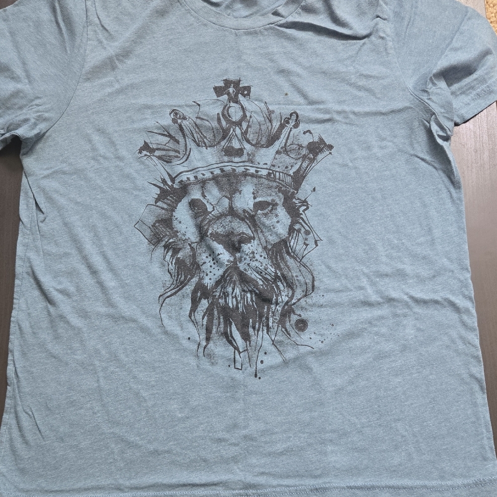 Bella Canvas Light Gray Lion Graphic Tee